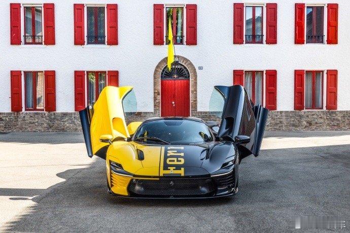 第 28 届RM Sotheby’s 蒙特雷年度拍卖会，总成交额突破 1.65 