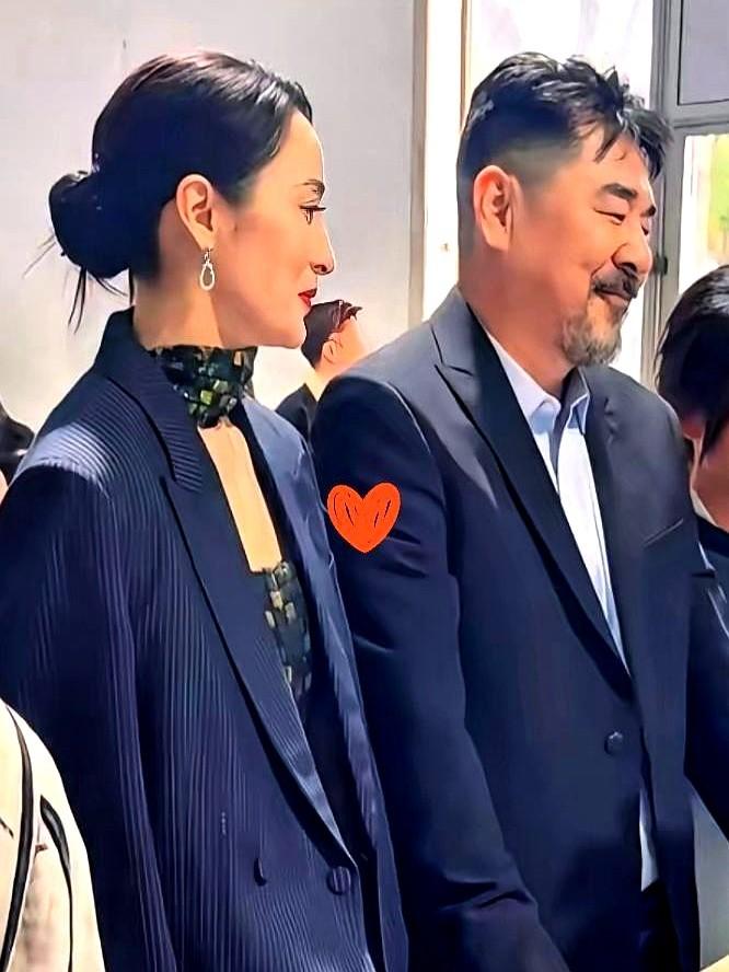 情绪价值比外貌更重要，是婚姻长久的秘密。

陈建斌不帅，也不追求炫耀，却用实际行