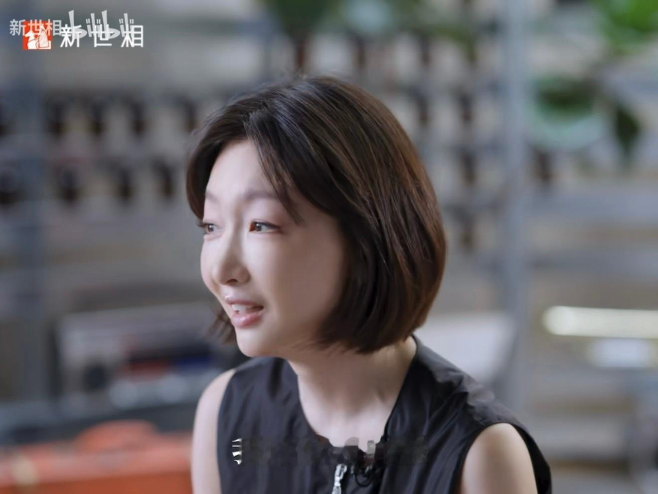 是前段时间她演的那个吗？？？周冬雨大学时因个子小只能演同学女儿周冬雨自认身量台词