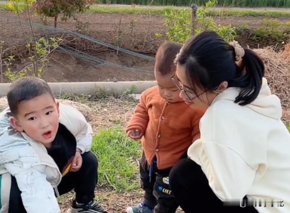 今年双十一唯品会猛得不像话，波司登长款羽绒服直接打到359，鸭鸭和雪中飞的基础款