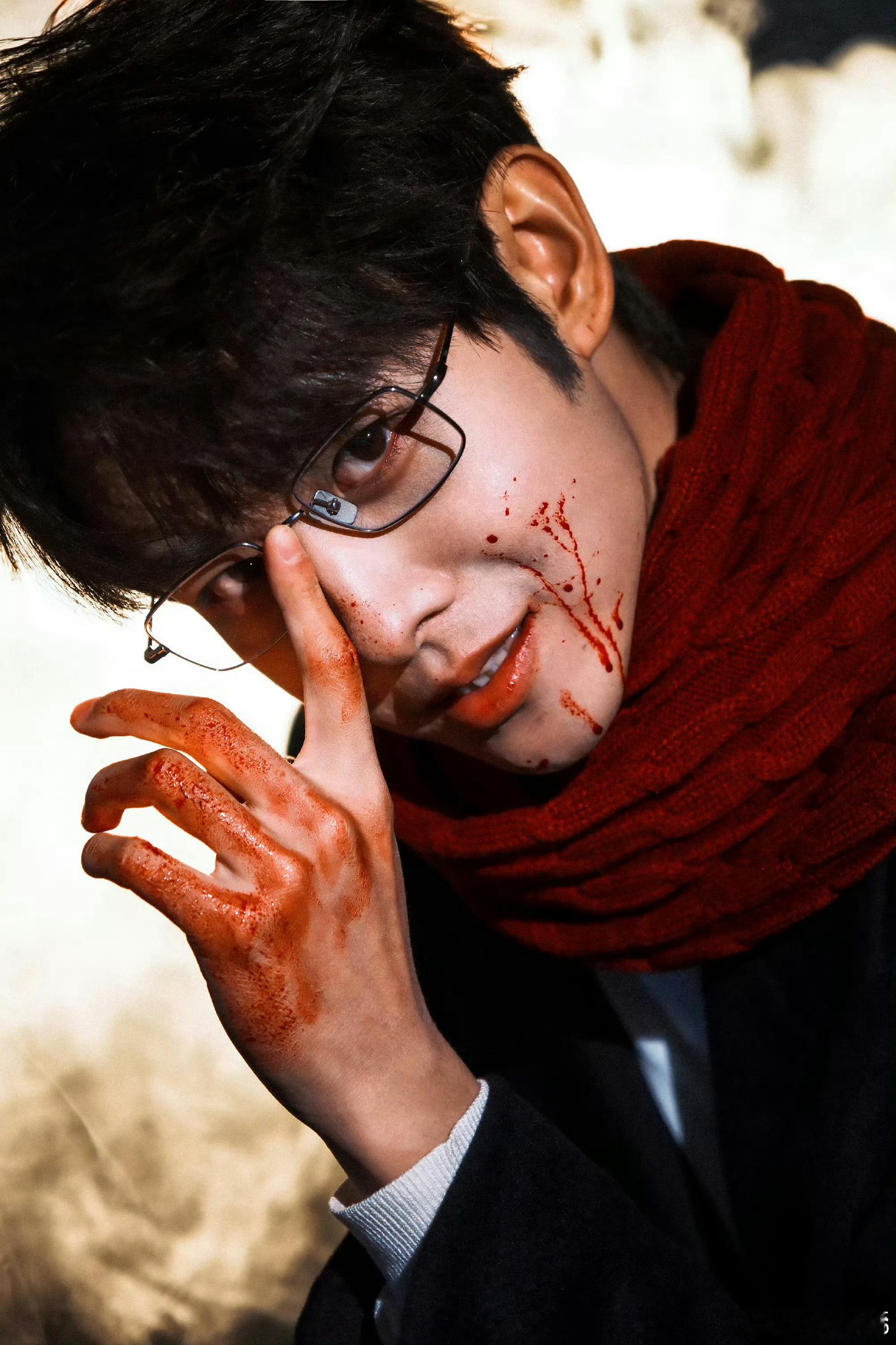 田嘉瑞嗜血病娇田嘉瑞阴湿男嗜血造型我趣！！田嘉瑞你的生日怎么拍病娇了哈哈哈田嘉瑞