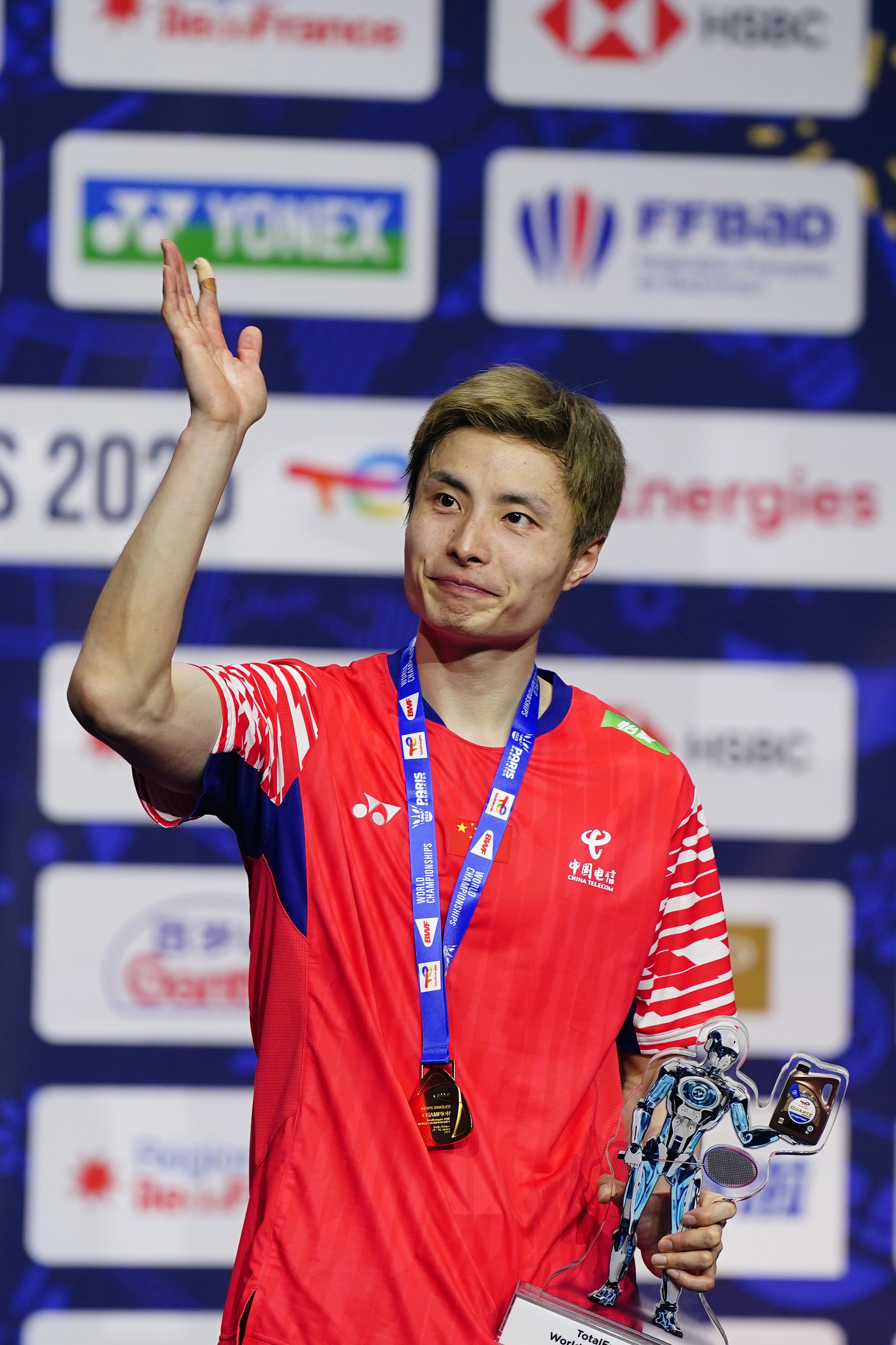 从青奥少年到世锦赛王者，千磨万砺终成金；祝生日快乐，三十而立，再攀巅峰！ 中国羽