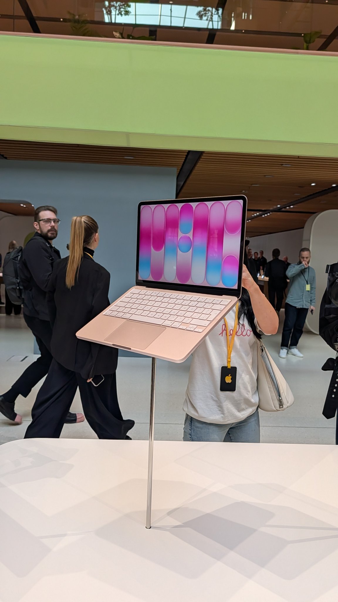 苹果发布全新MacBookNeo这台电脑定位非常精准！4599的起售价！有2个U