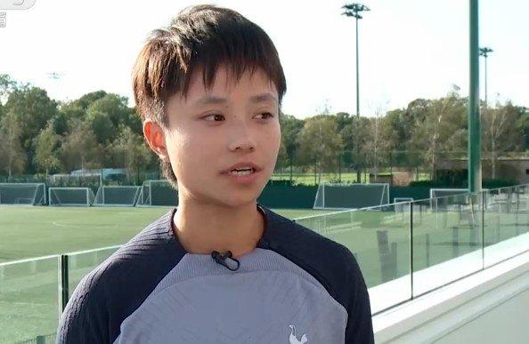 张琳艳去英超留洋做卧底！[给力][V5][赞]

为什么去英超留洋？
“世界杯上