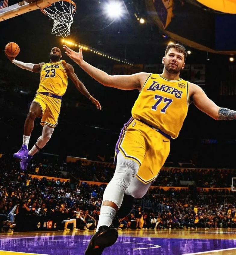 明天客场挑战雷霆，是时候检验湖人真正实力了。
湖人在排名上已经没有压力，不管第四