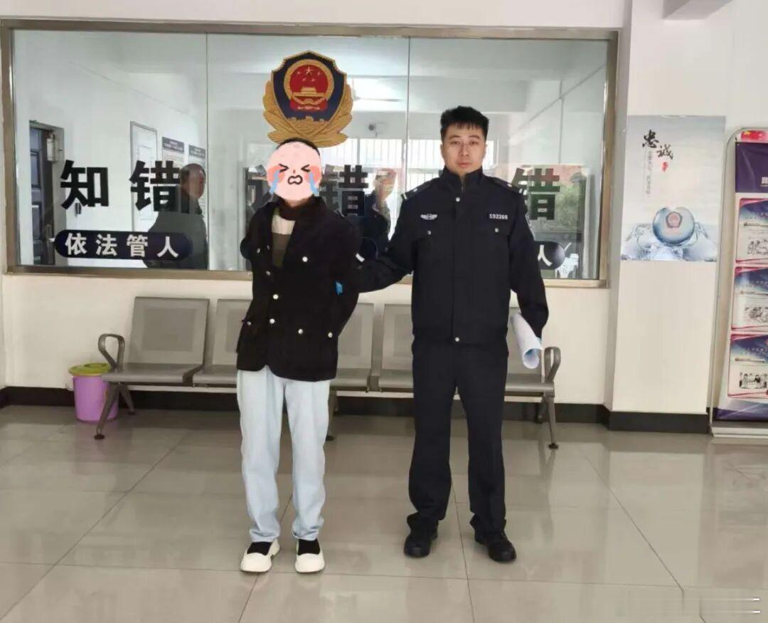 一张姓男孩喝了酒给派出所打了100多个电话，派出所民警实在忍无可忍，只好把他带回