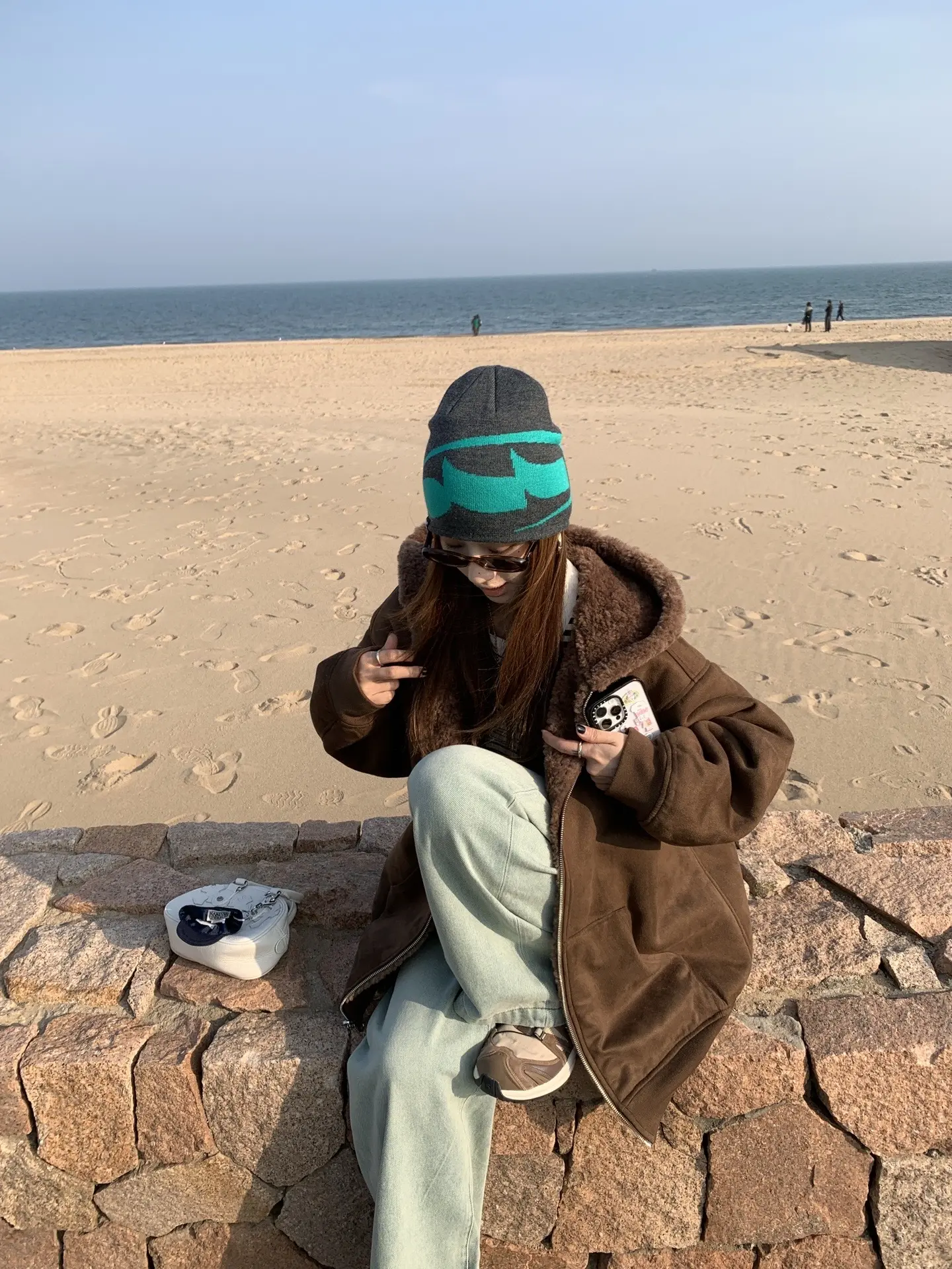 在阿那亚。