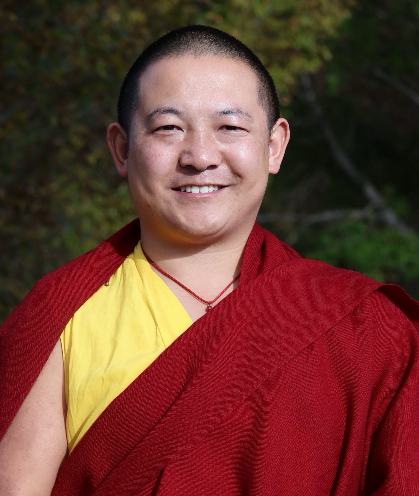 乐观的心态来自于宽容大度，美好的心灵来自善解人意，一个人只要理解别人，看开很多事