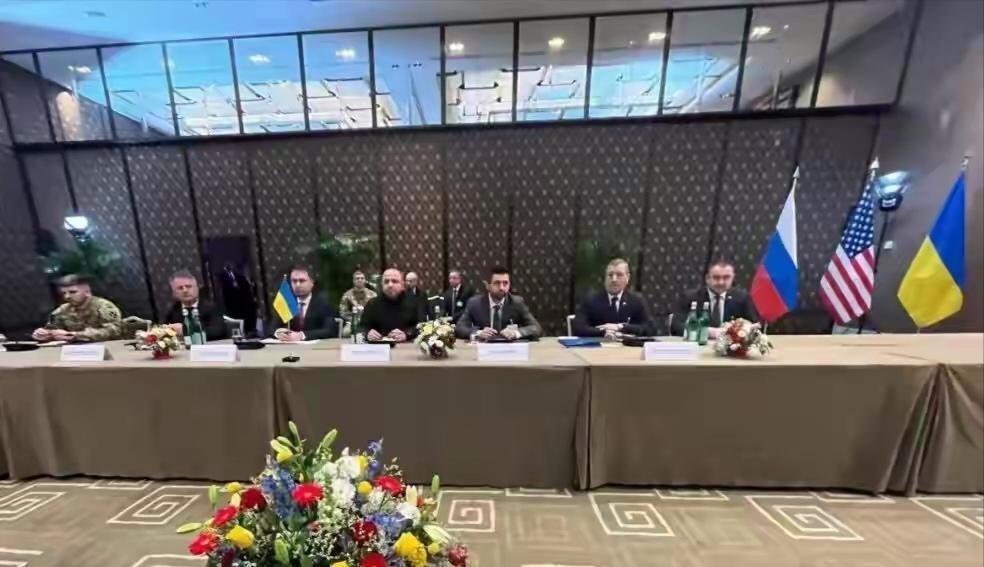 美俄乌在瑞士举行三方会谈期间，欧洲主要国家领导人的安全顾问也到达了日内瓦。尽管这