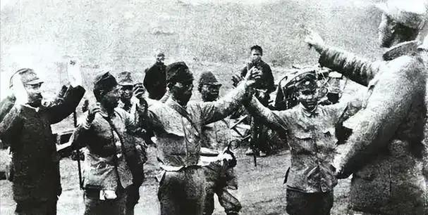 1946年，3000日军战俘顶着零下三十度的天气、穿着单衣跪在通化城头，想起他们
