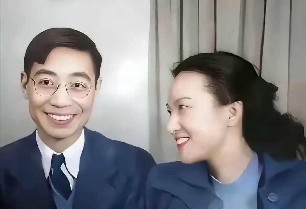 这是郭永怀和妻子李佩的真实合影，都看看吧，他们的爱情故事让人艳羡不已，从朝夕相处