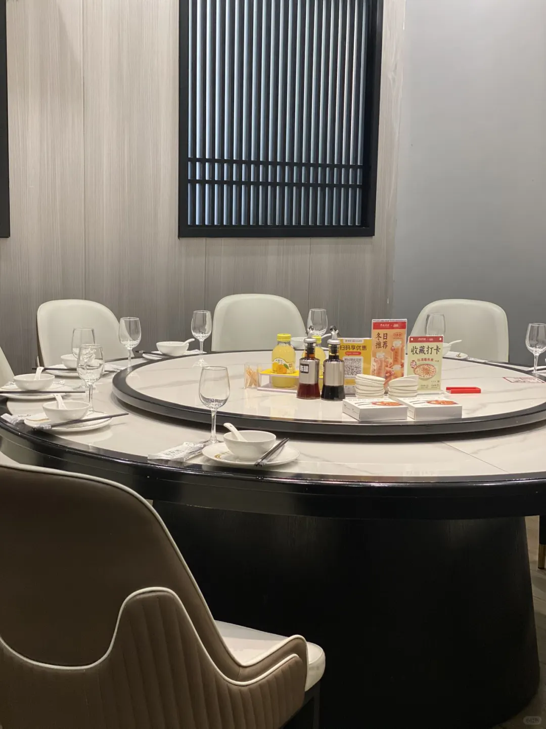 收到线报，这家店有大龙虾出没！