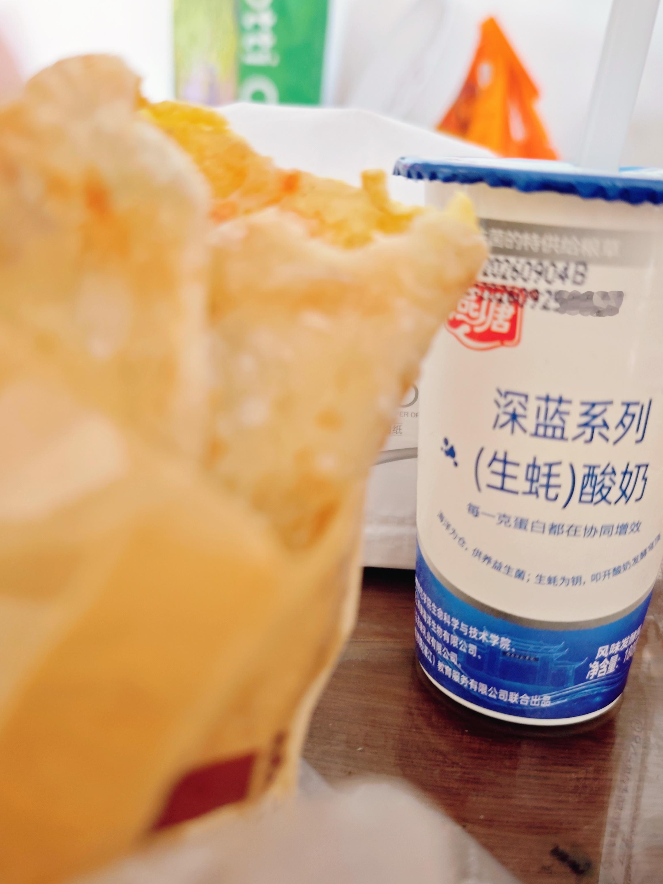 还真不是噱头，感觉蛮好喝的[柯基]其实没啥生蚝的味道，还挺新鲜的 ​​​