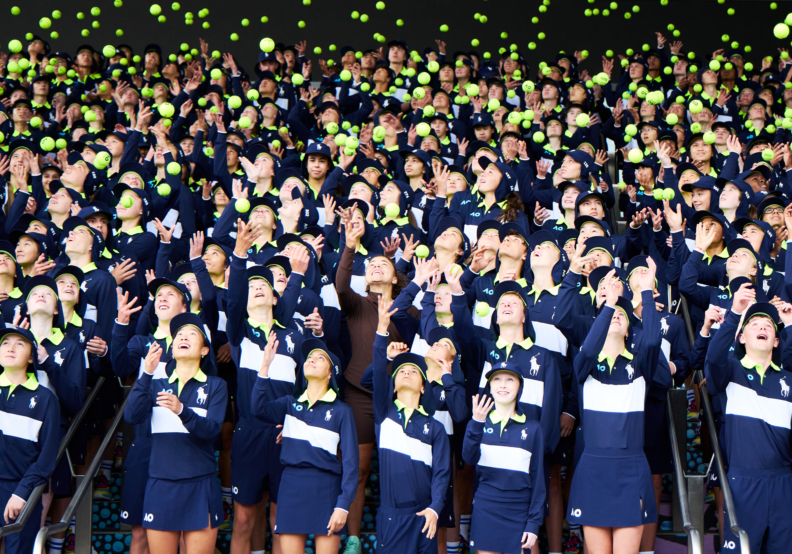 澳网2026渐近，保里尼和球童合影！摄影：前方记者 李建艺拍于墨尔本公园罗德拉沃