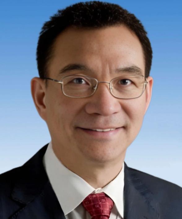 1979年，一名国民党连长冒死游泳横渡台湾海峡，回到祖国，面对国民党连番审问，他