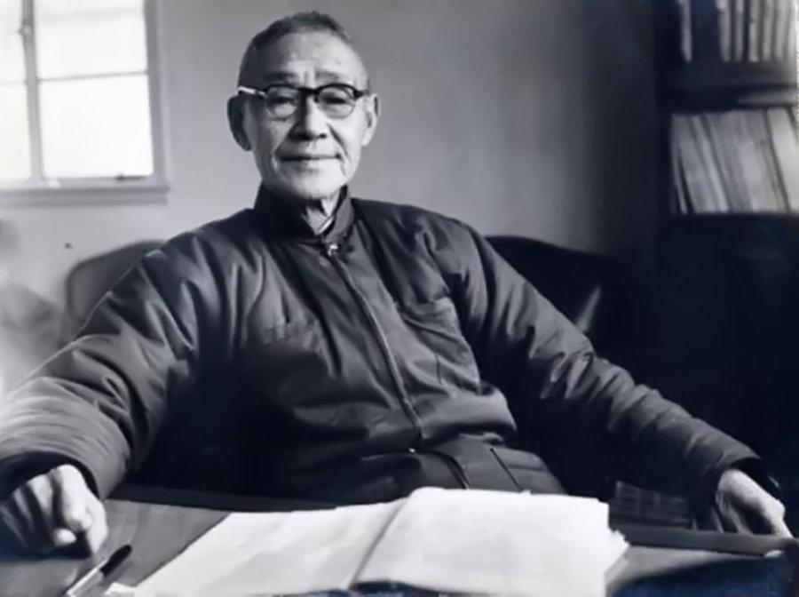 1941年，西方把青霉素列为军事机密，中国老百姓和军人伤口发炎红肿后，往往因为没