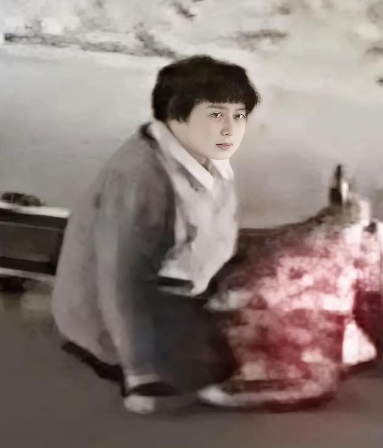 坐在地上一直不起来的杨大妈，看到儿子儿媳欺负别人的那一幕，心里是不是可骄傲了，觉