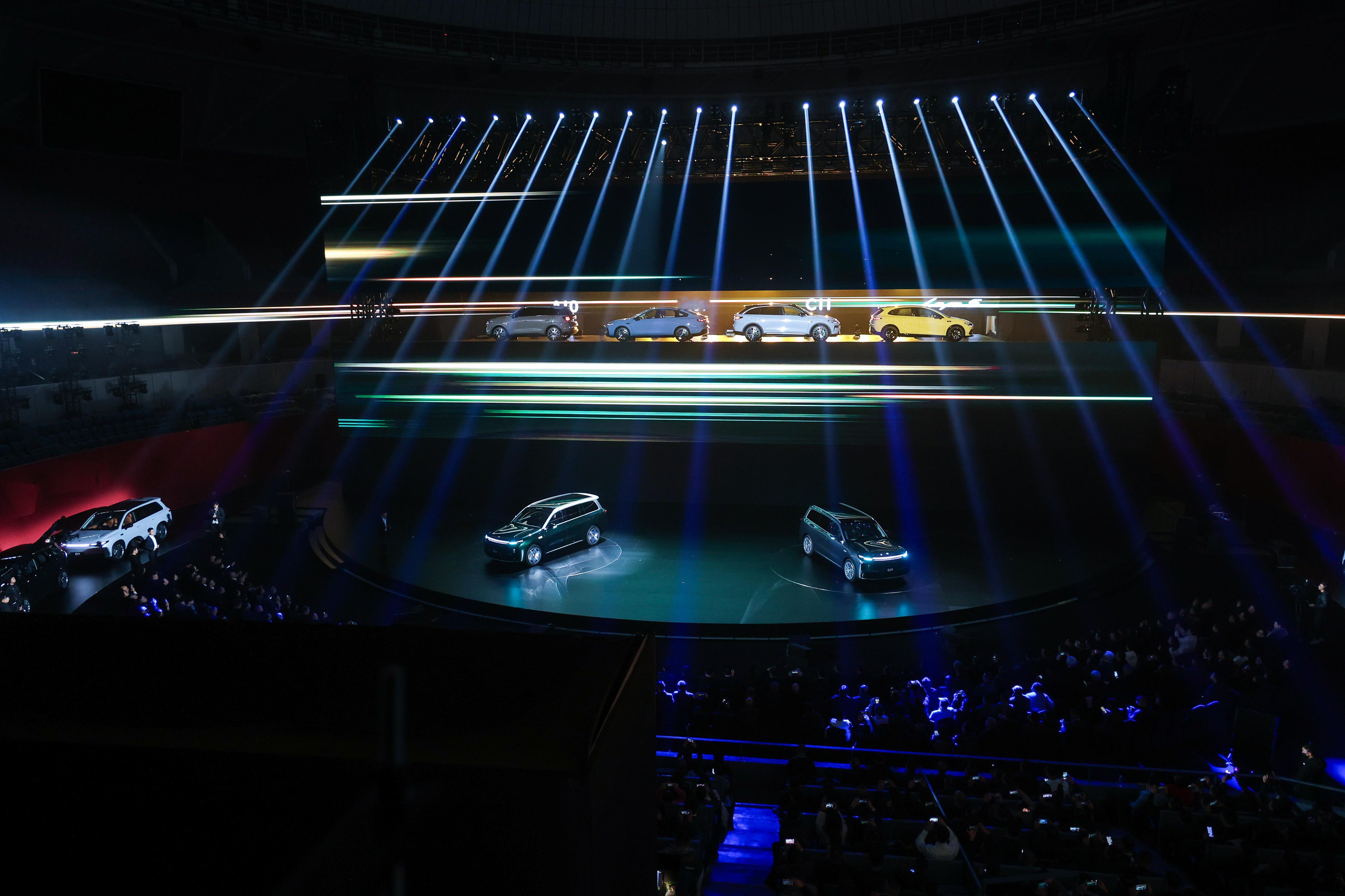 十周年之夜，人气为证星光与人潮在此汇聚，零跑D19成为全场瞩目的焦点感谢每一位前