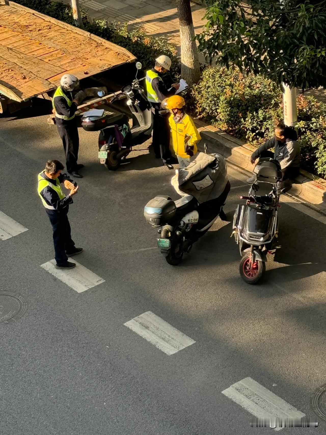 路拍。人物照片勿引用。