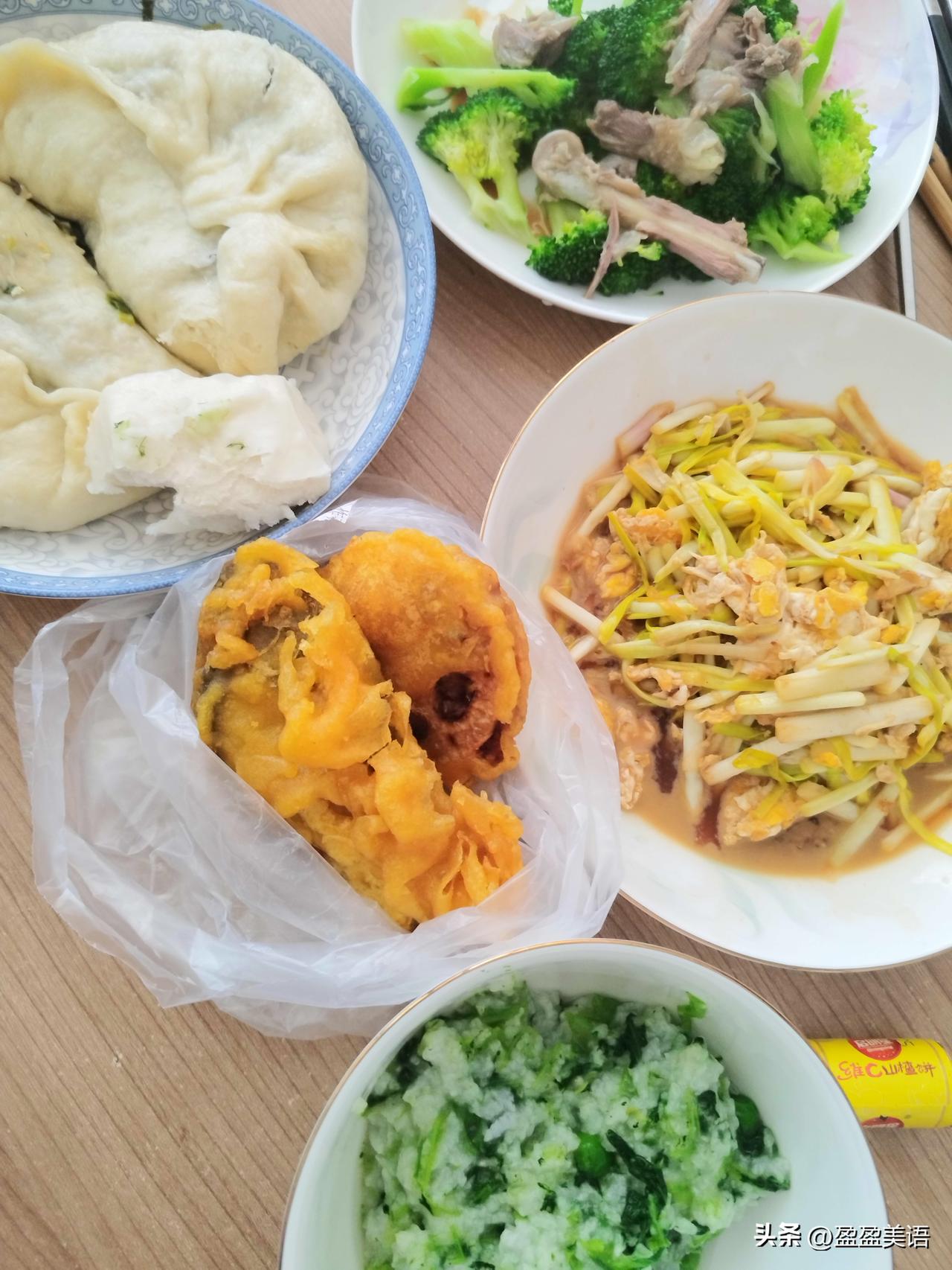 好几十岁的人了，感觉不知道咋吃饭好了。
中医说，要吃五谷杂粮，不要吃水果，生冷，