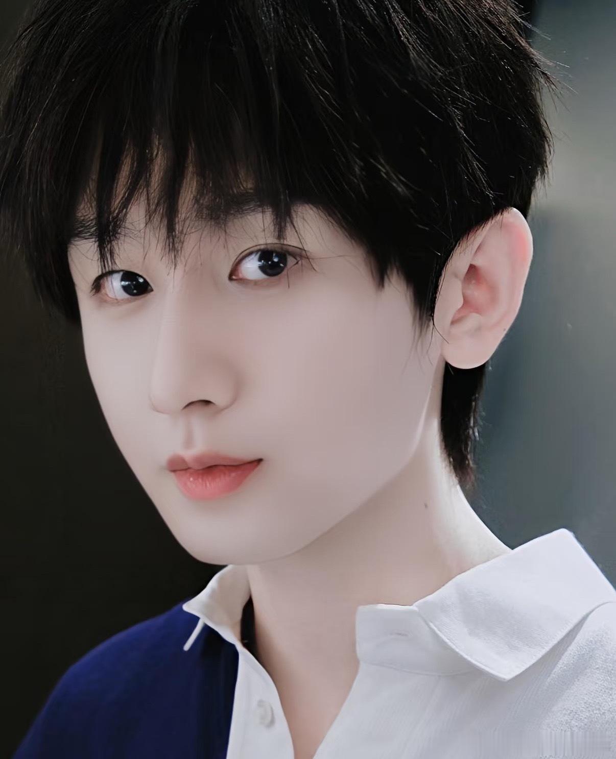 💫‿‿‿‿(  成  毅  )‿‿‿‿💫               🎐┊