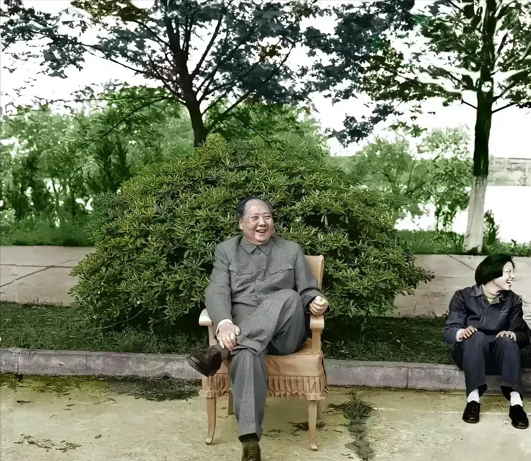 这两天，尿素成了印度三哥的头疼事。据说已经求助中国，这里面来龙去脉大体是这样的：