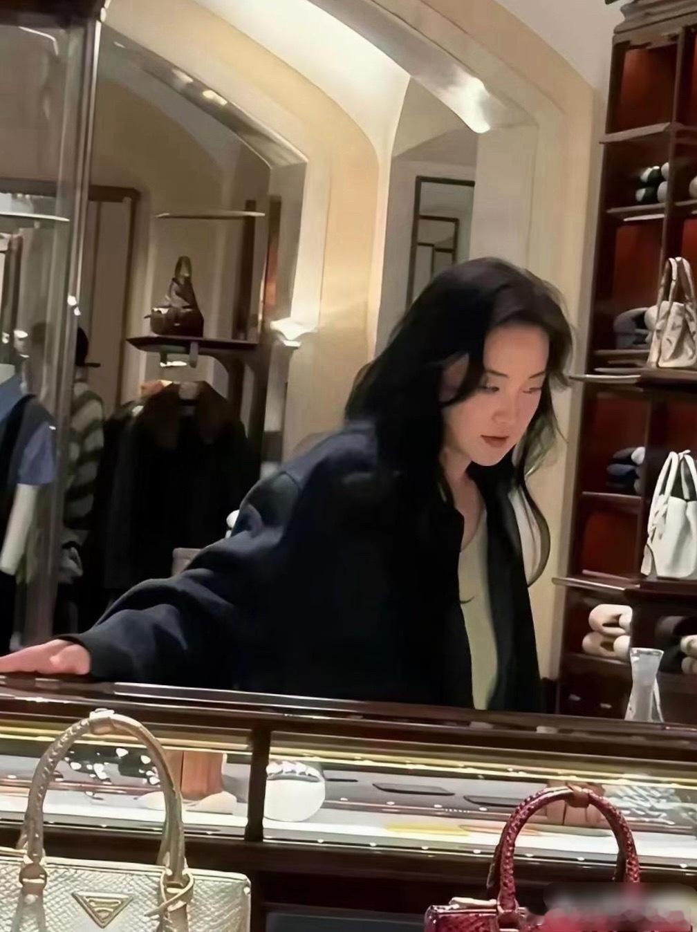 贾玲已经完全是另外的人了，现在好高冷 