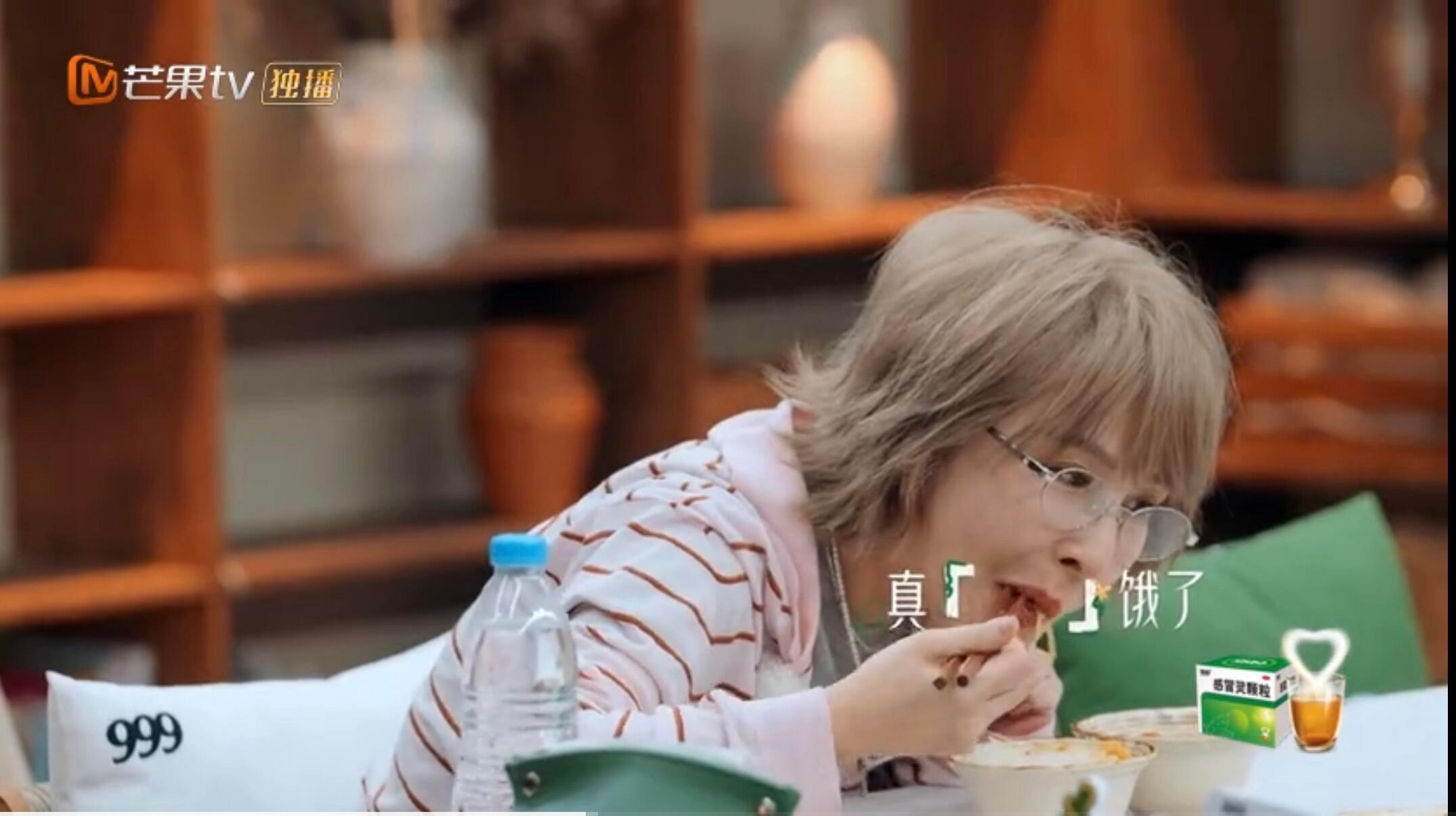 厉娜大米饭梦女谁也不能耽误厉娜吃饭后会友期笑不活了！全网新增厉娜大米饭梦女，饭桌