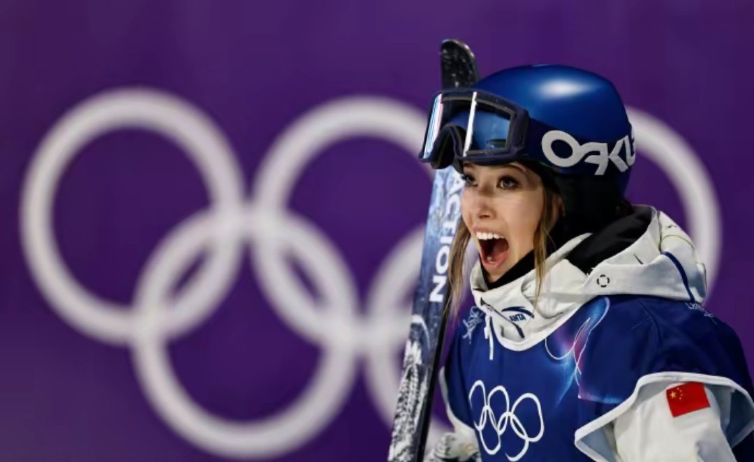 谷爱凌、刘梦婷晋级决赛，大年初一冲金！大年初一自由式滑雪女子大跳台预赛 米兰冬奥
