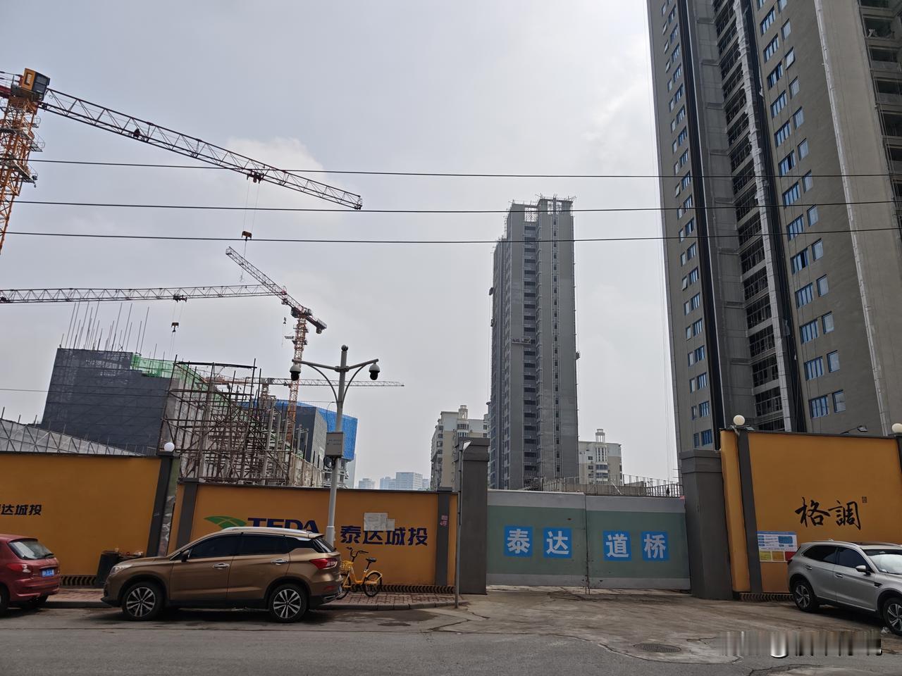 观麟一二期的这个间距，二期的头排确实困难点儿。天津买房 天津新房