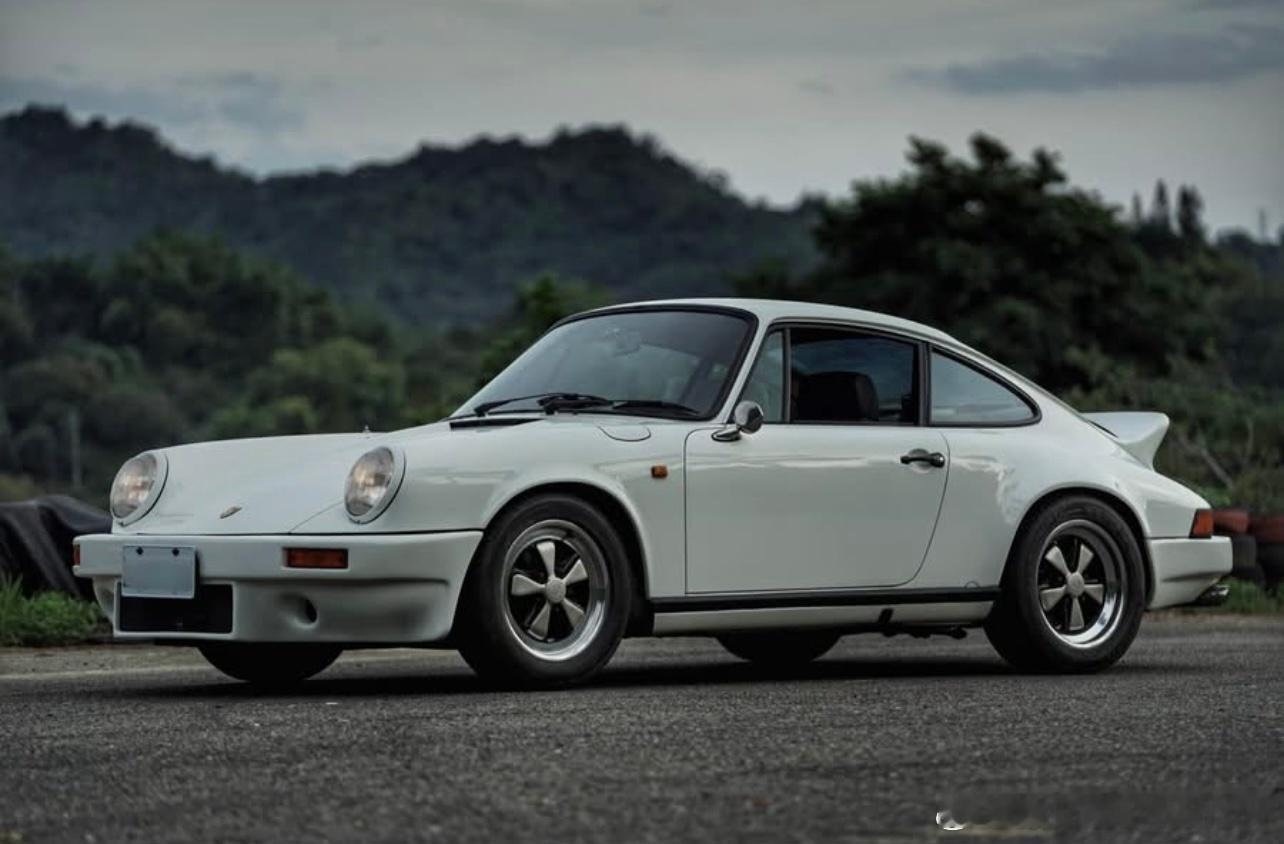 台湾老车🇩🇪1984年Porsche 911 Carrera 2 MT ​​
