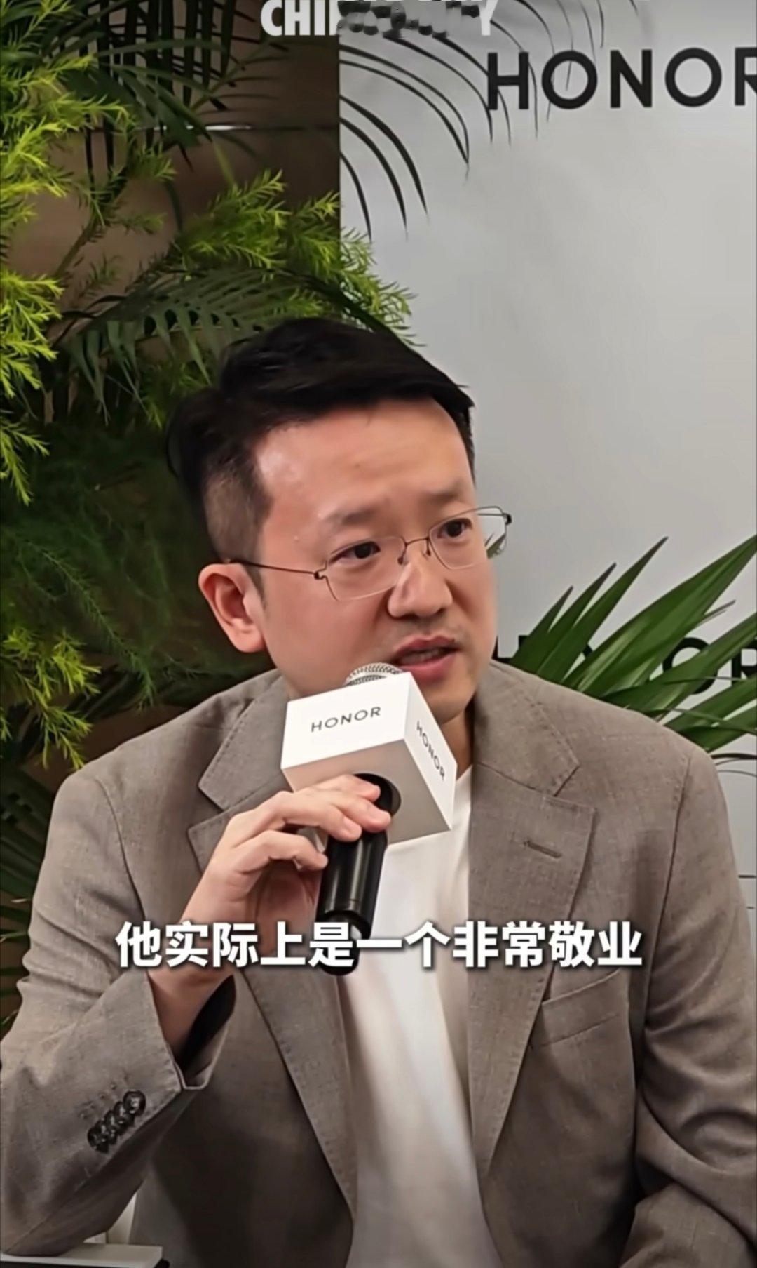 荣耀回应为何选择肖战全球代言CMO郭锐大大亲自说，选肖战当全球代言人，是因为荣耀