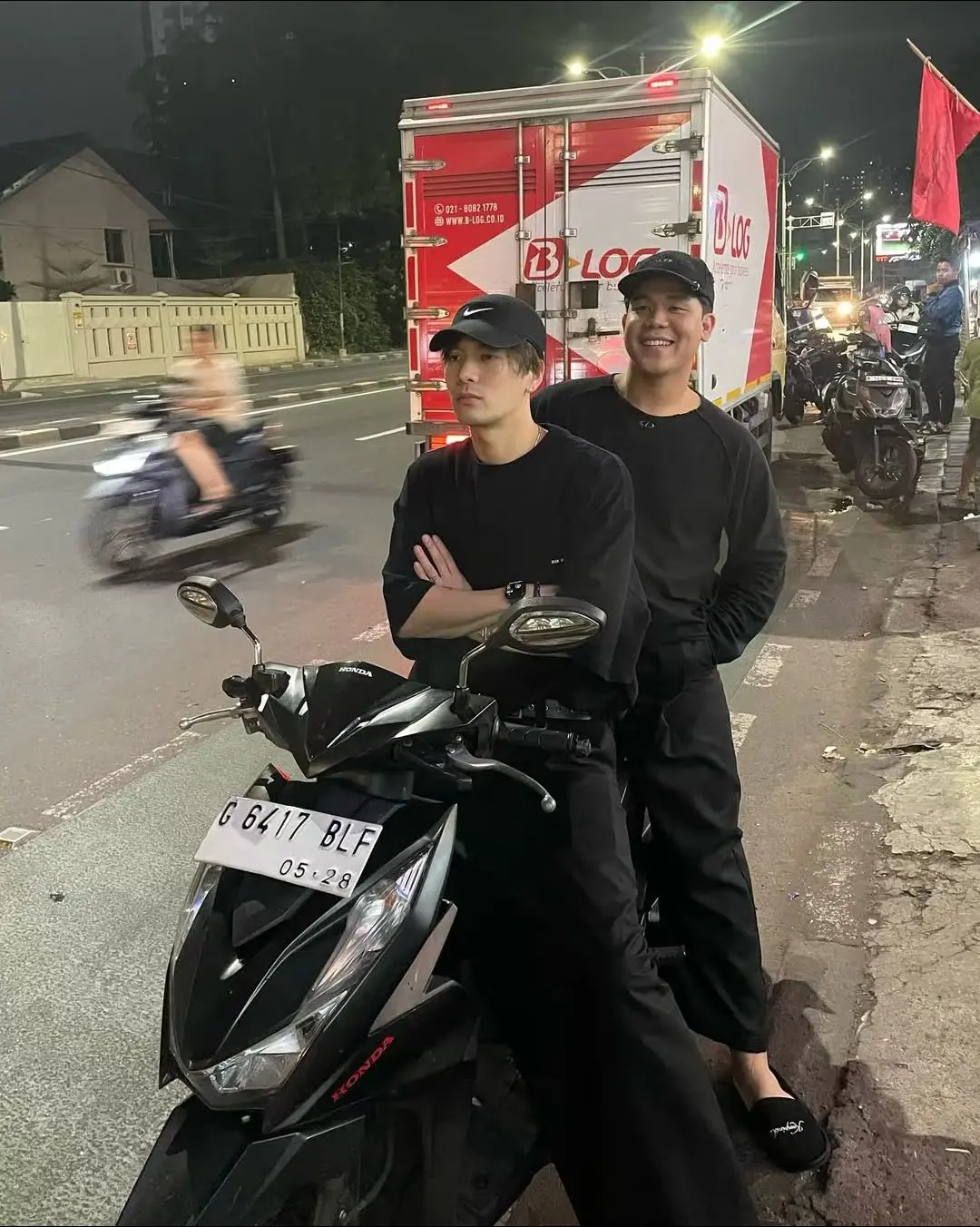 电车照又加一😗✌️。印尼花絮