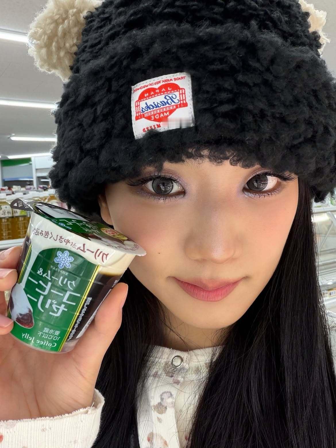 金智秀这张自拍如果是小卡完全疯抢的程度欧尼的美貌太惊人了✨ 