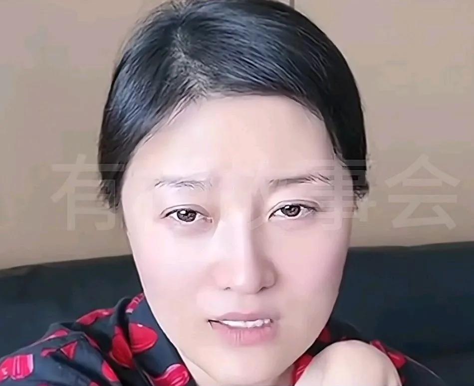 王云扮演者葛珊珊说她和历小峰离婚后，孩子虽然判给了她，但孩子的所有费用都历小峰出