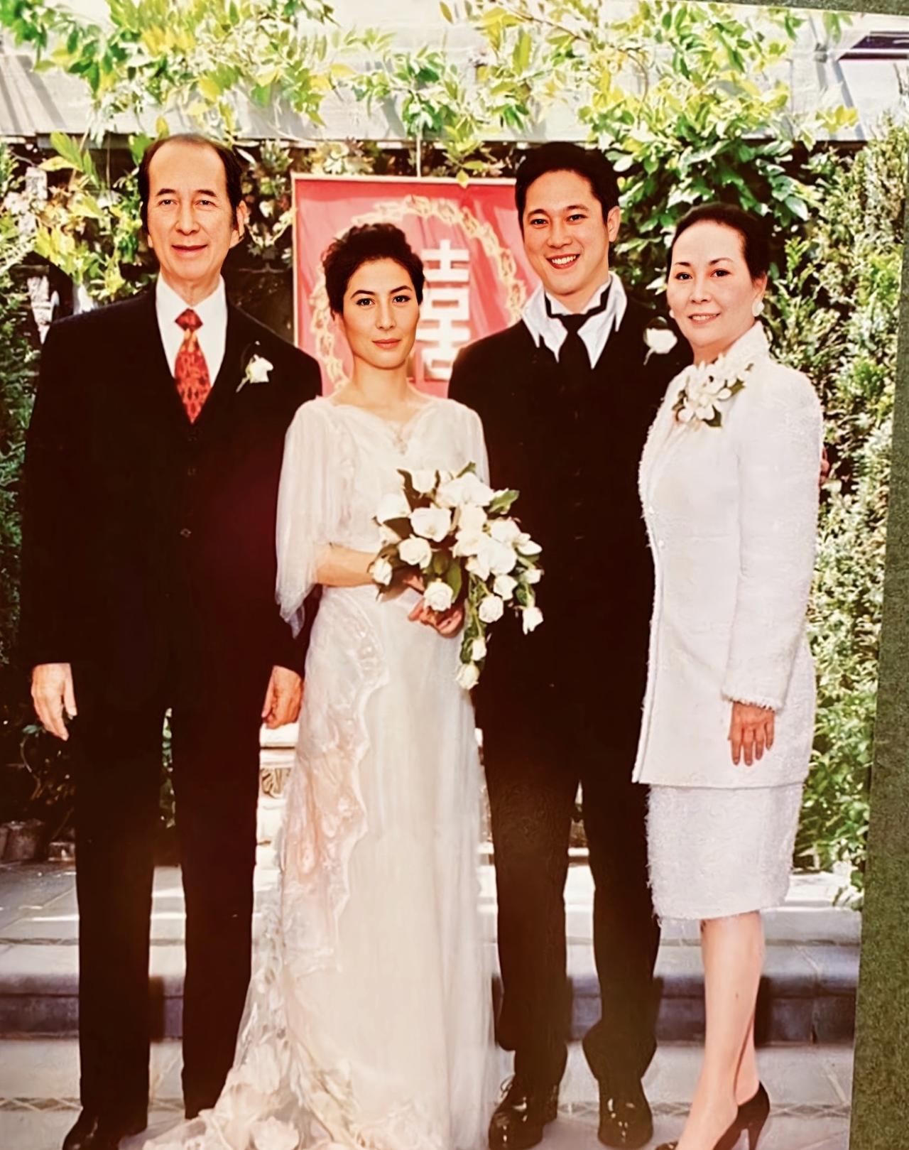 谁说豪门千金结婚就必须搞商业联姻？赌王二房最特立独行的女儿何超仪，2003年执意