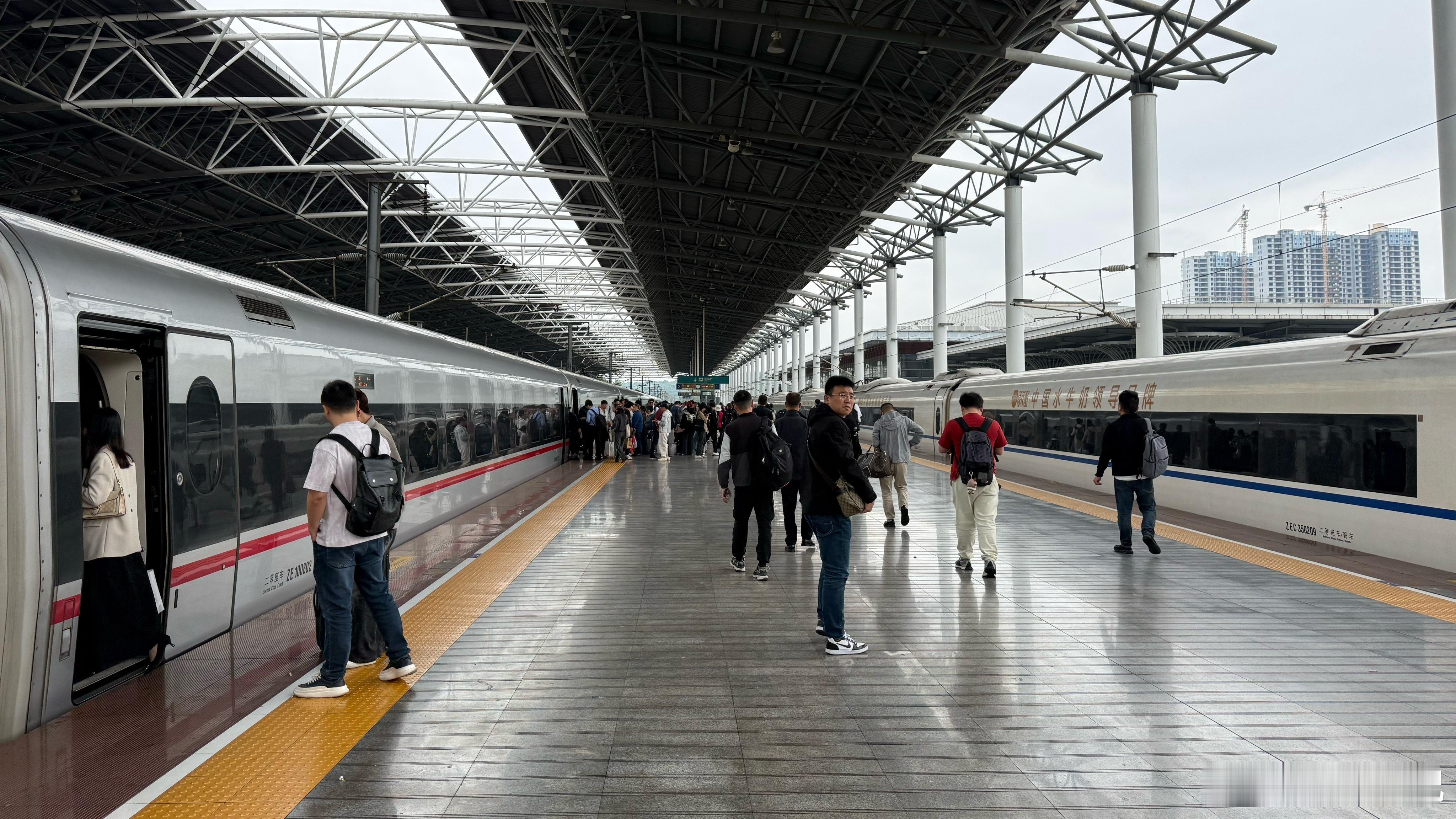 到达郴州西站。 郴州·郴州西站