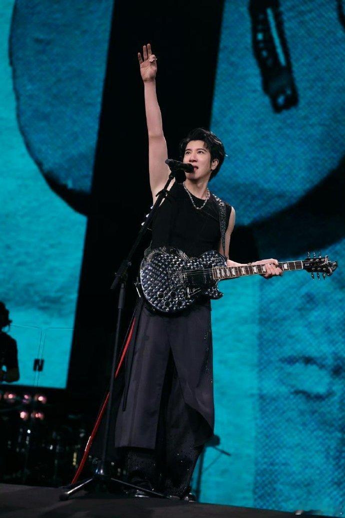 王力宏最好的地方巡回演唱会 直接炸翻全场！二哥的劲歌热舞帅到失语  金曲一响全场