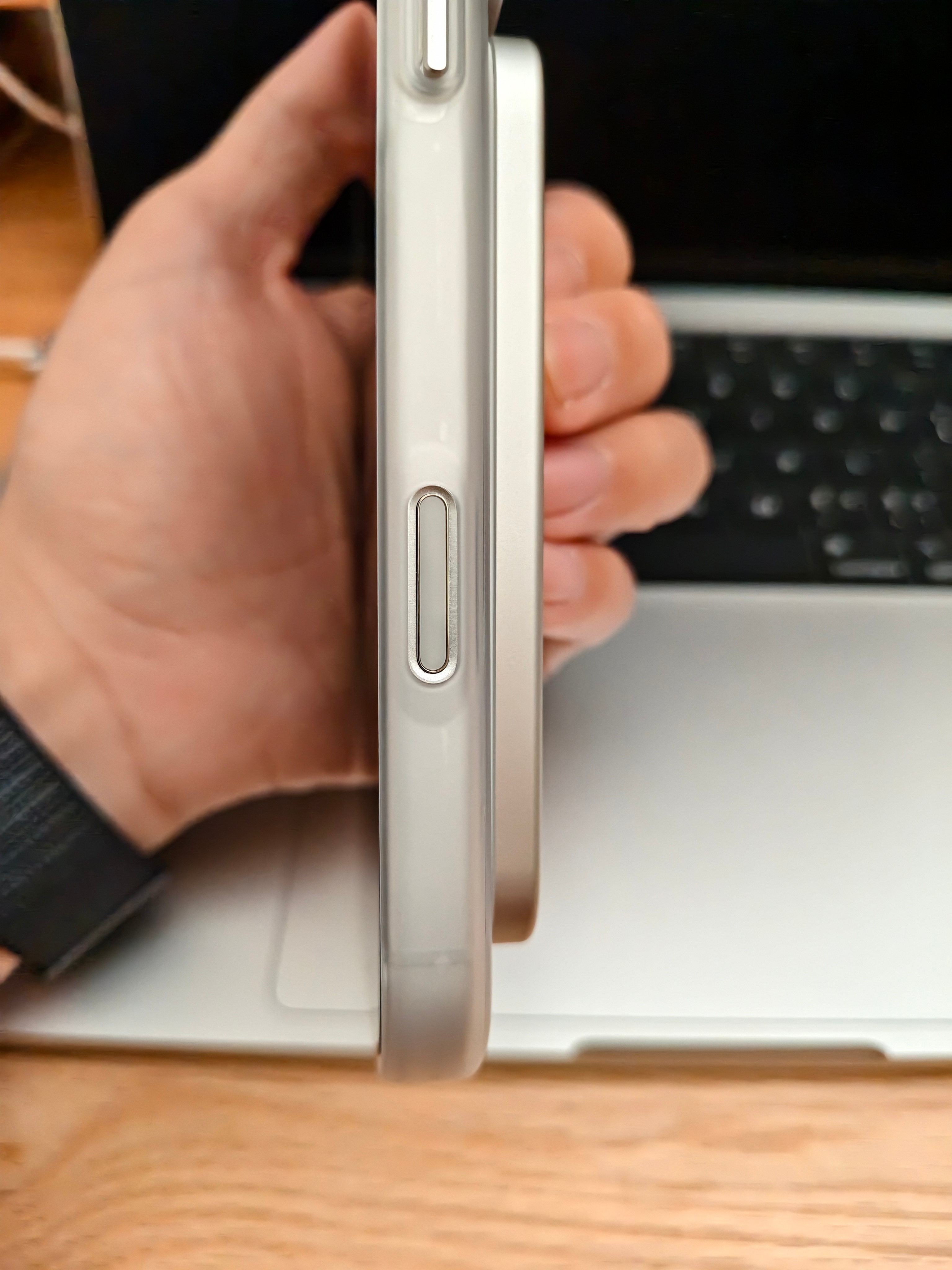 手机拍照实体键是鸡肋吗于我而言是…因为有我也没用过，有个没有是一样的，没有感受到