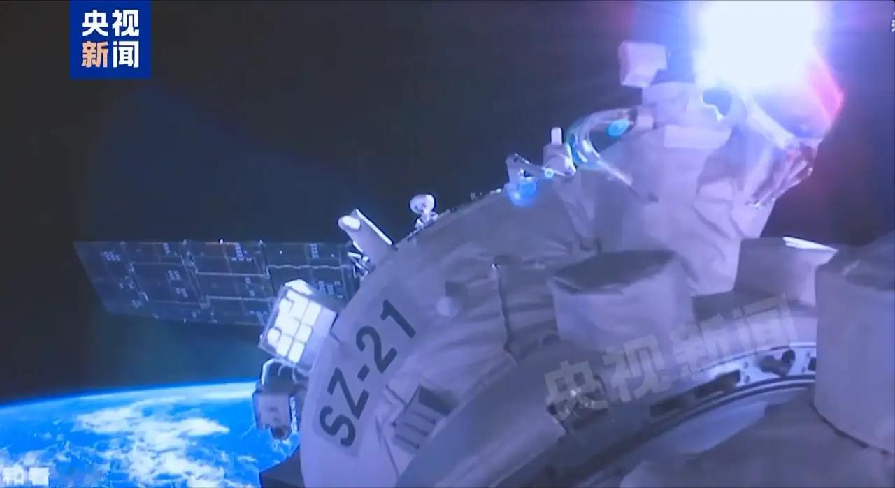 神舟20号乘组半个月就回来了。大不了后面再重新发个备用舱上去就行了。如果不是检测