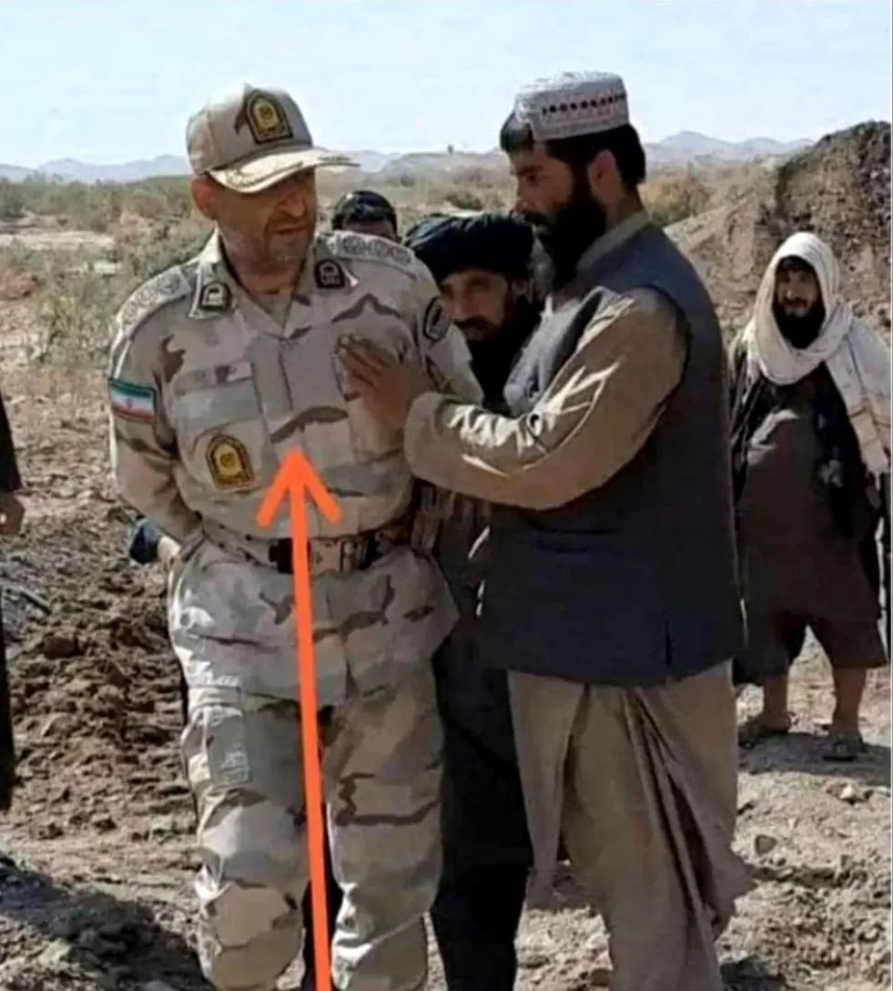 塔利班和伊朗交战俘虏了对方一名高级军官，塔利班为此专门召开了记者发布会，宣布此事