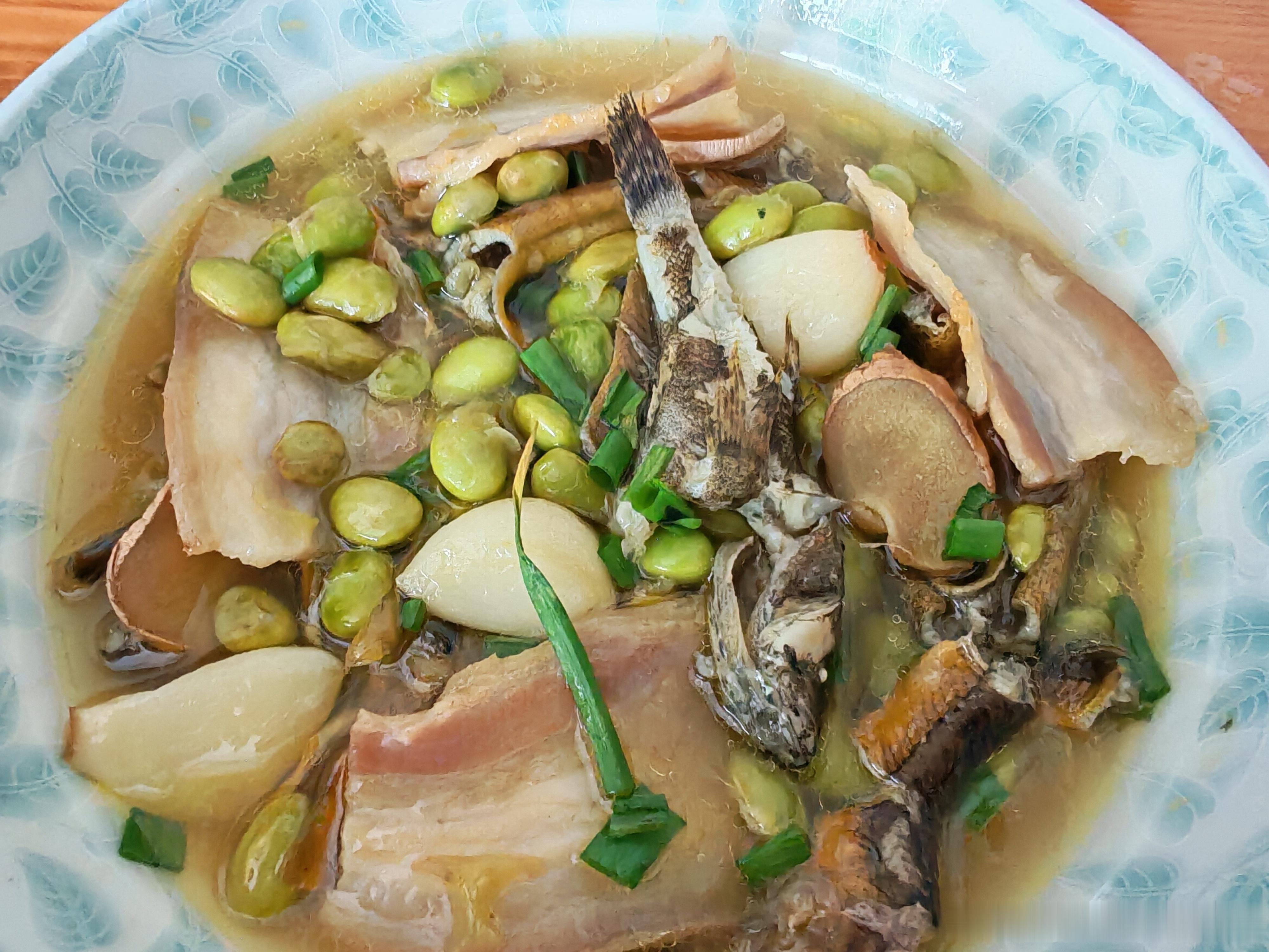 牛哥的爱朴实无华黄鳝萝丽炖肉片 