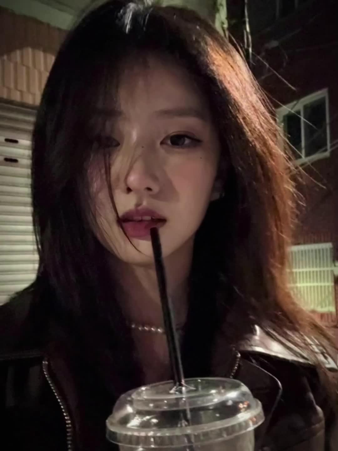 契合的灵魂走在一起才会快乐！ 首先要开心，其次都是其次～