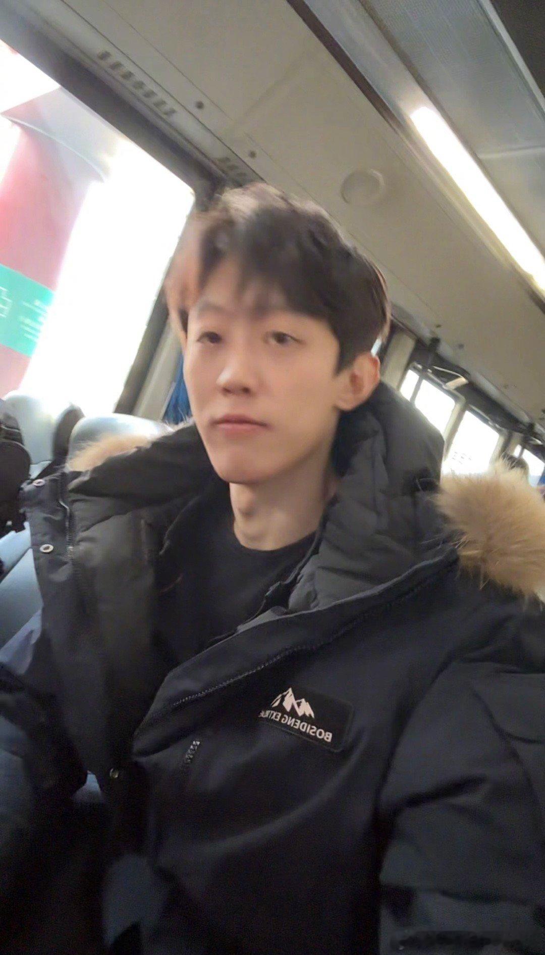 有一点点帅，我不搞笑 