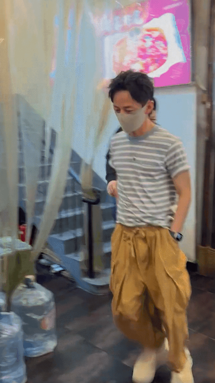 何炅他胖点挺好看的，太瘦了我感觉不好看 ，看着很不健康 ​​​