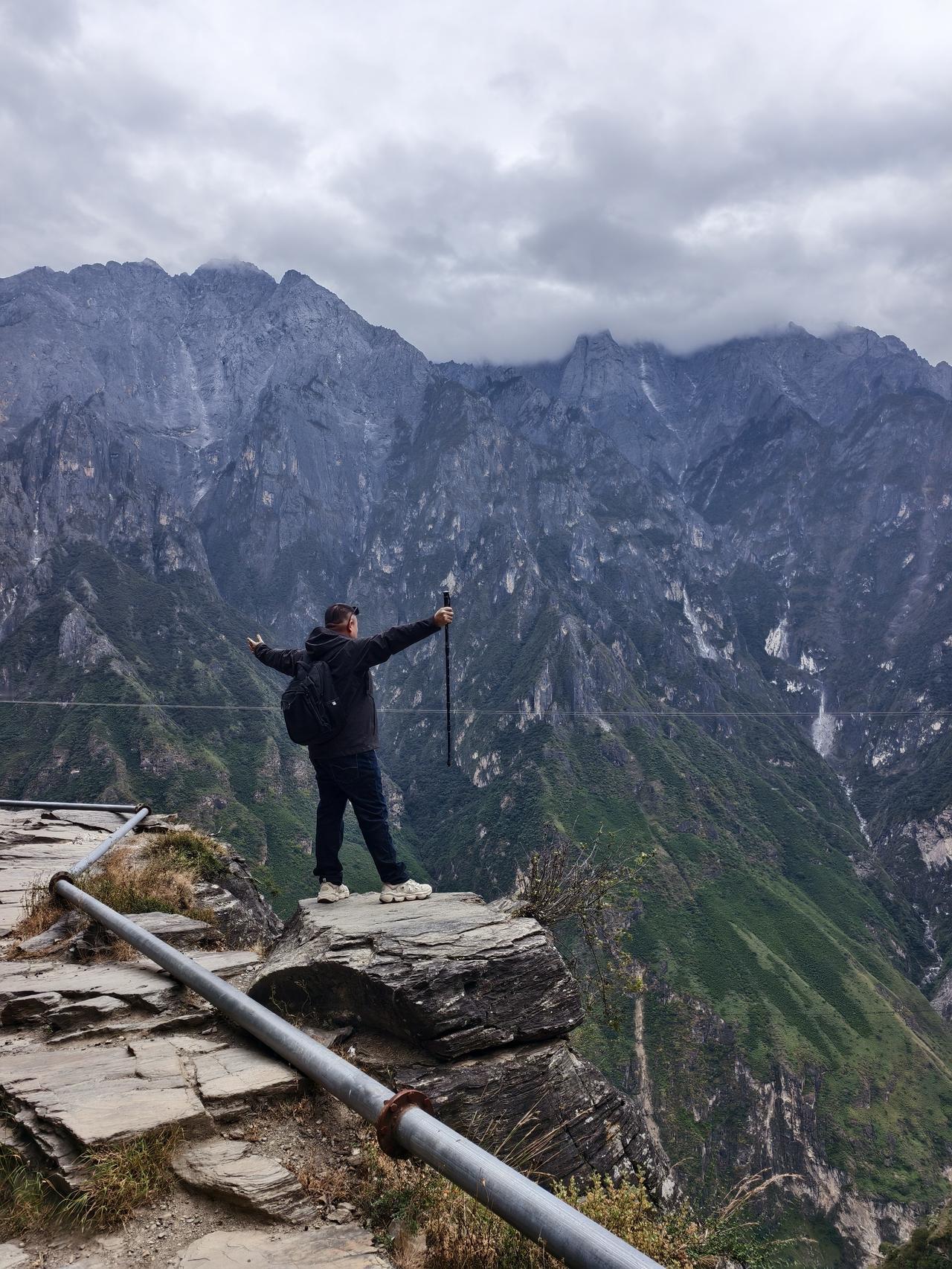 总要去一次虎跳峡吧