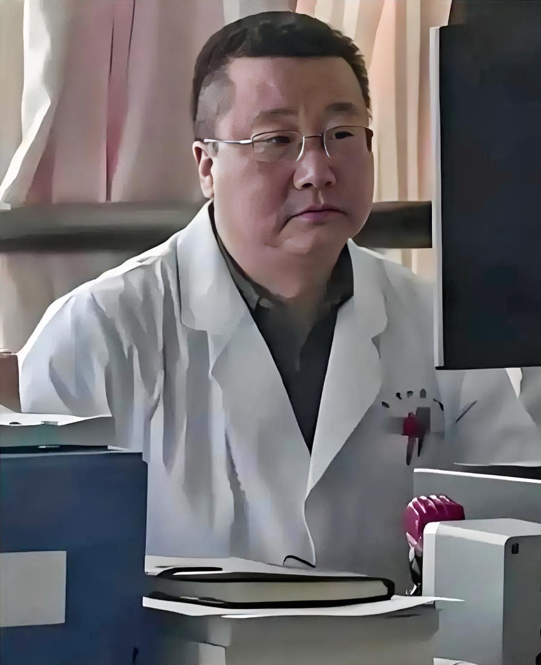 十四年抠出五十万！
审计上门查账，
竟揪出个把自己过成“穷光蛋”的医生——
南京