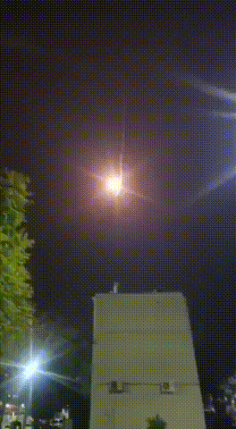 伊朗今天向以色列发射了至少8波弹道导弹。

多枚导弹突破防空系统，直接袭击了以色