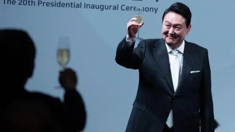 韩国“卖国者”尹锡悦再次上演“大反转”，竟然拿英、法的殖民历史来支持日本对韩国的