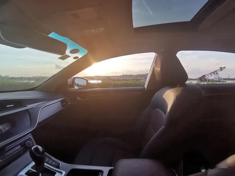 预算5-8万买油车，这5款闭眼入，省心又抗造。
      说说朗逸新锐，大众旗